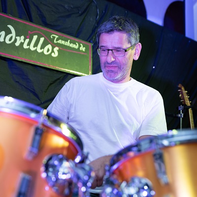 Tom am Schlagzeug